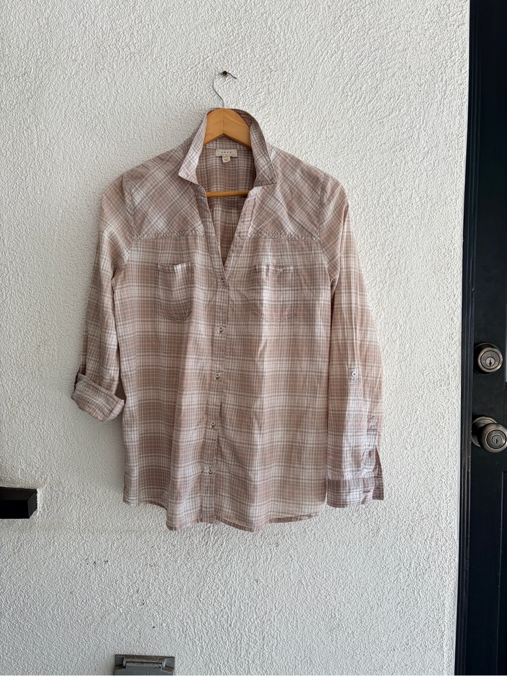 SOFT JOIE breezy cotton button-down